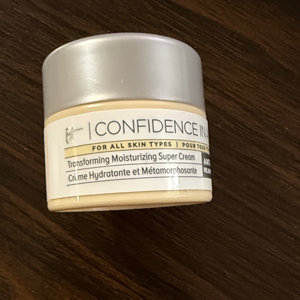 IT Cosmetics Confidence in a Cream